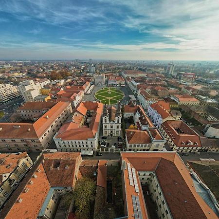 Cozy Apartment In The Historical City Center ティミショアラ エクステリア 写真