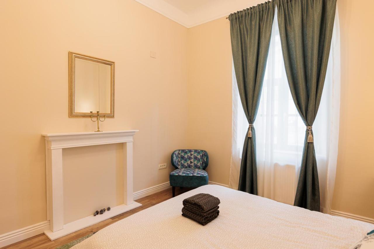 Cozy Apartment In The Historical City Center ティミショアラ エクステリア 写真